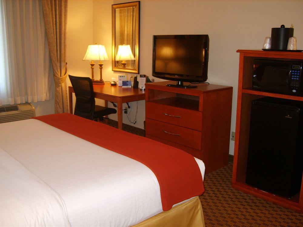 Holiday Inn Express & Suites Midland Loop 250 By Ihg Zimmer foto